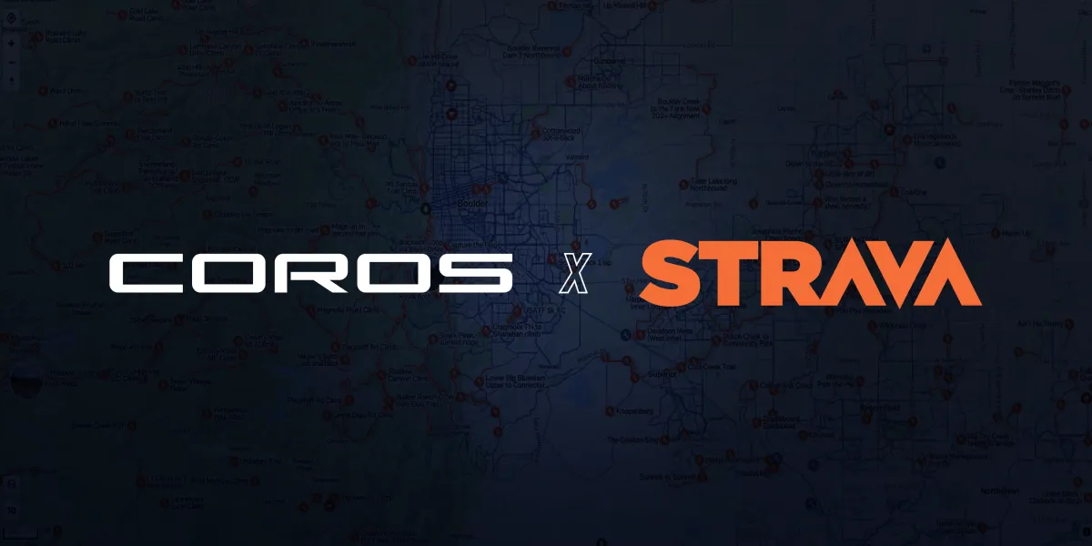 Loghi COROS e STRAVA separati da una X su sfondo mappa.