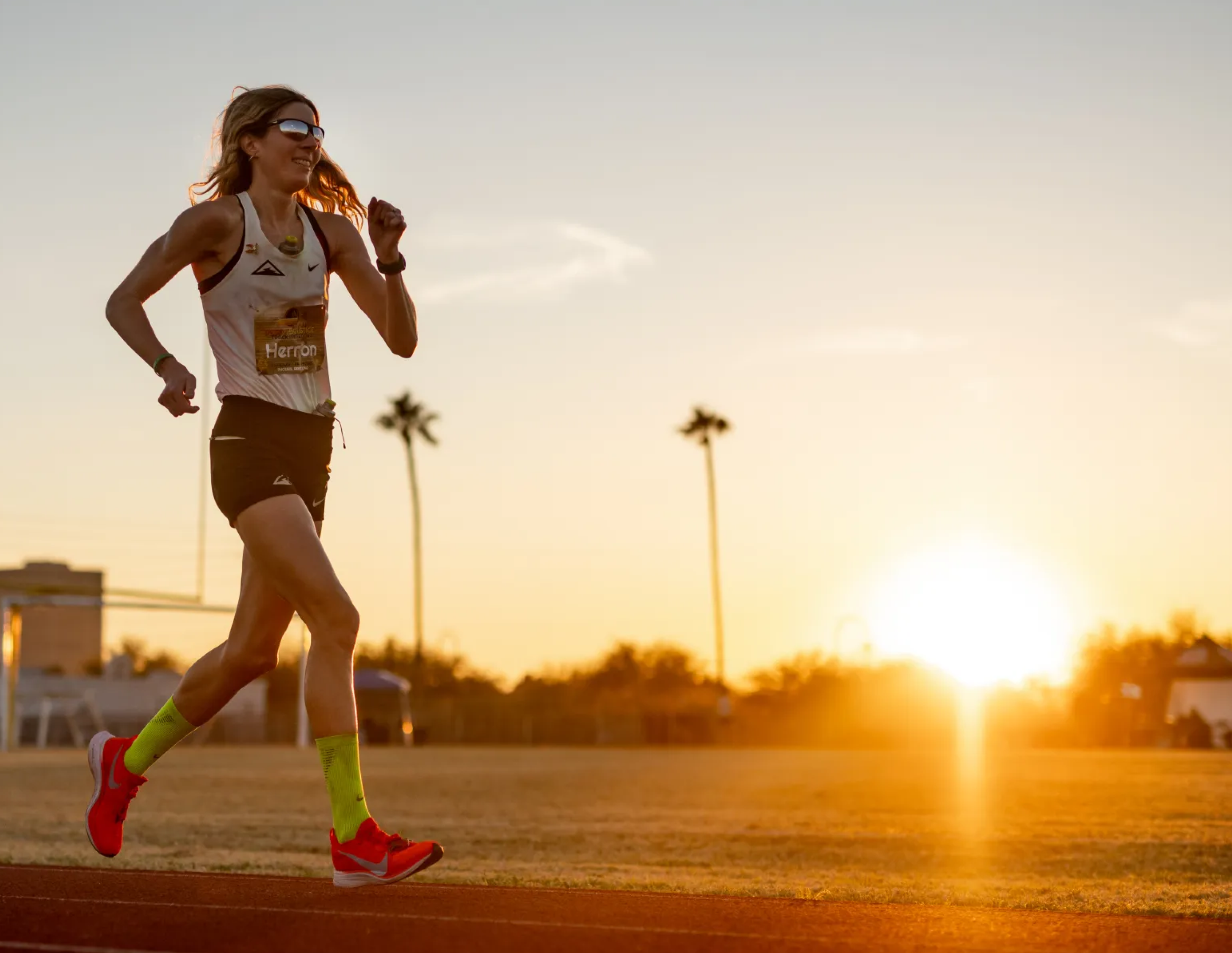 Running for my life. 29.48(162) Бег. Camille Herron photo.