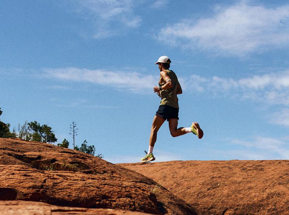hans troyer running in the desert